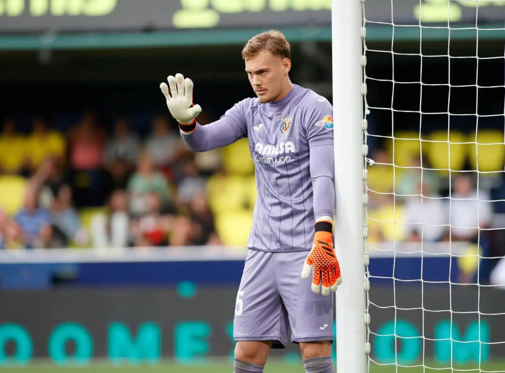 filip jorgensen siap menjadi kiper utama chelsea