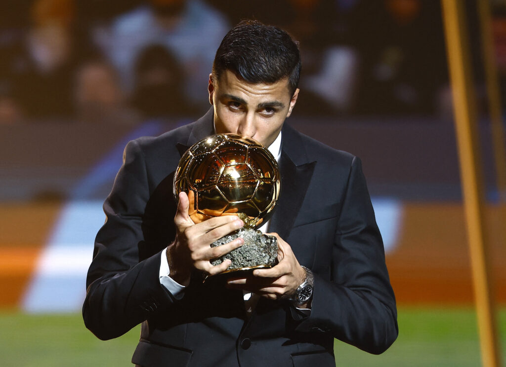 Ballon dor 2024  resmi dimenangkan oleh rodri dengan mengungguli vini jr